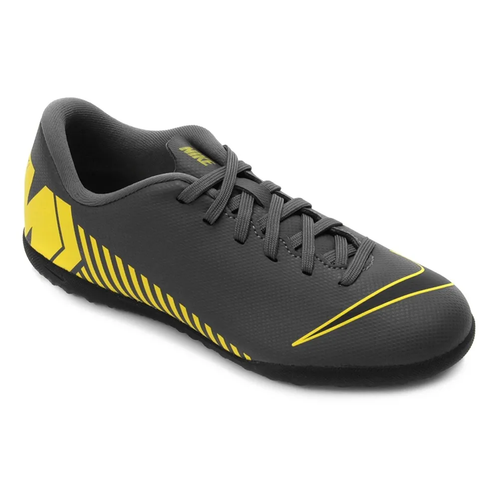 CHUTEIRA NIKE MERCURIAL VAPOR 12 CLUB GS TF - Chuteira Nike